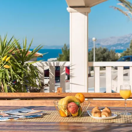 Apartment Azure Pool * Makarska