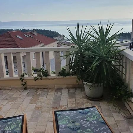 Apartment Azure Pool * Makarska